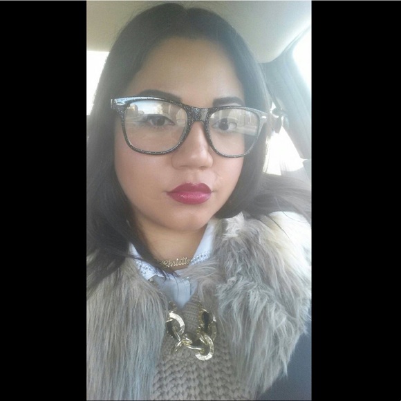 Meet your Posher, Christine - Picture 1 of 1